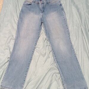Gloria Vanderbilt Jeans "Amanda" - Size 8P - Blue Color - Decent Used Condition